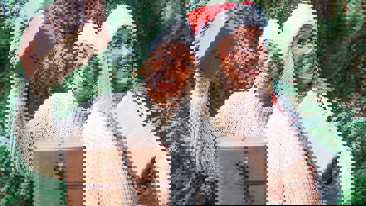 Omslag1200 julklappshjälpen.jpg